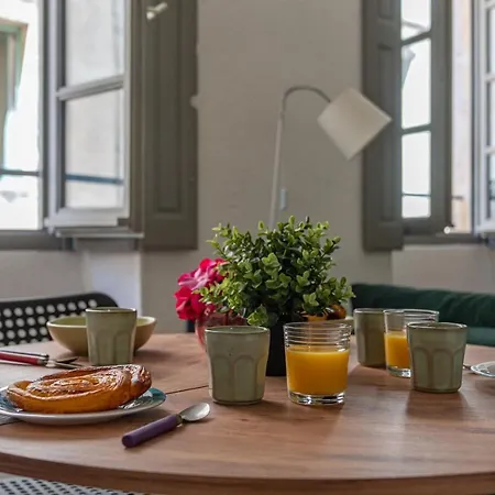 Centre - Proche Des Arenes Et De La Maison Carree Lejlighed